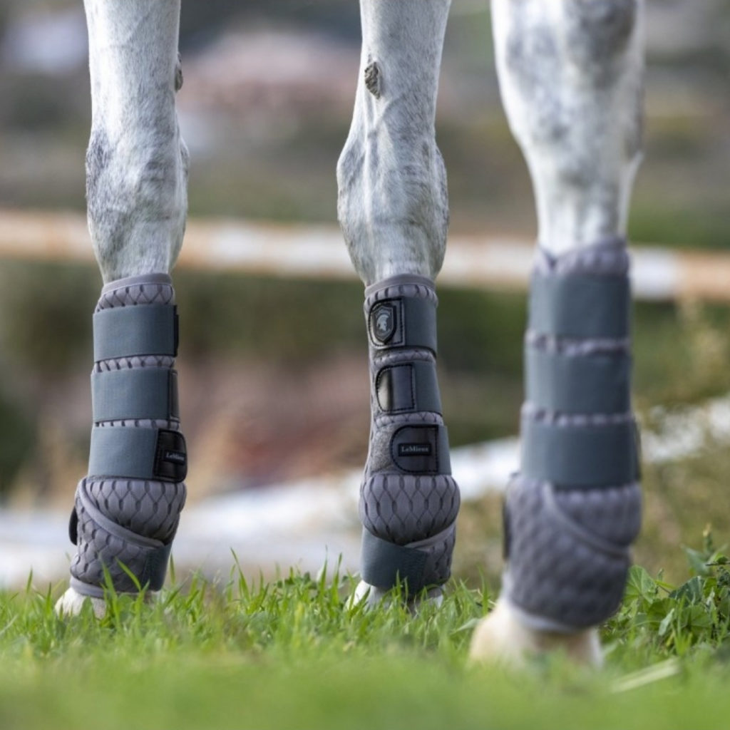 Masque anti-mouches pour cheval LeMieux ArmourShield Pro - grey - L